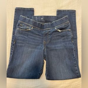 Levi’s Pull-on Shaping Dark rinse Denim jegging, 29